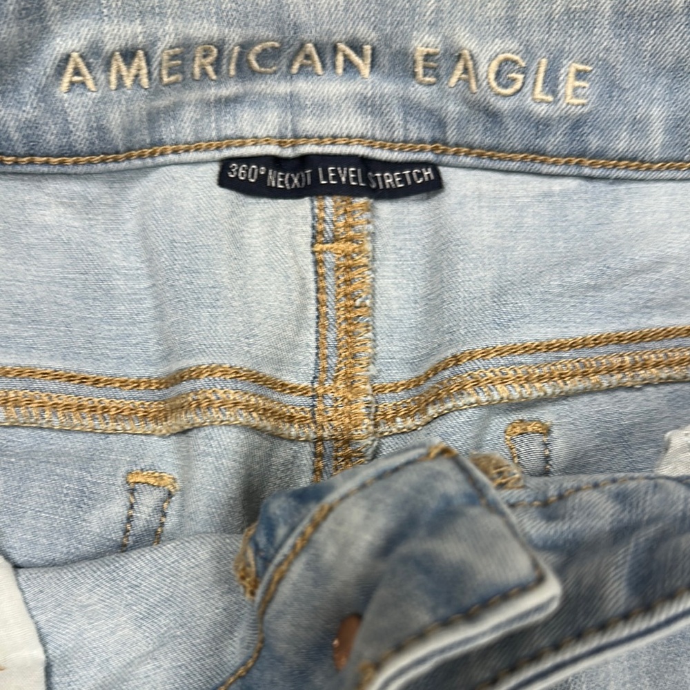 AEO Light Blue Women's Jeans - Picture 6 of 10